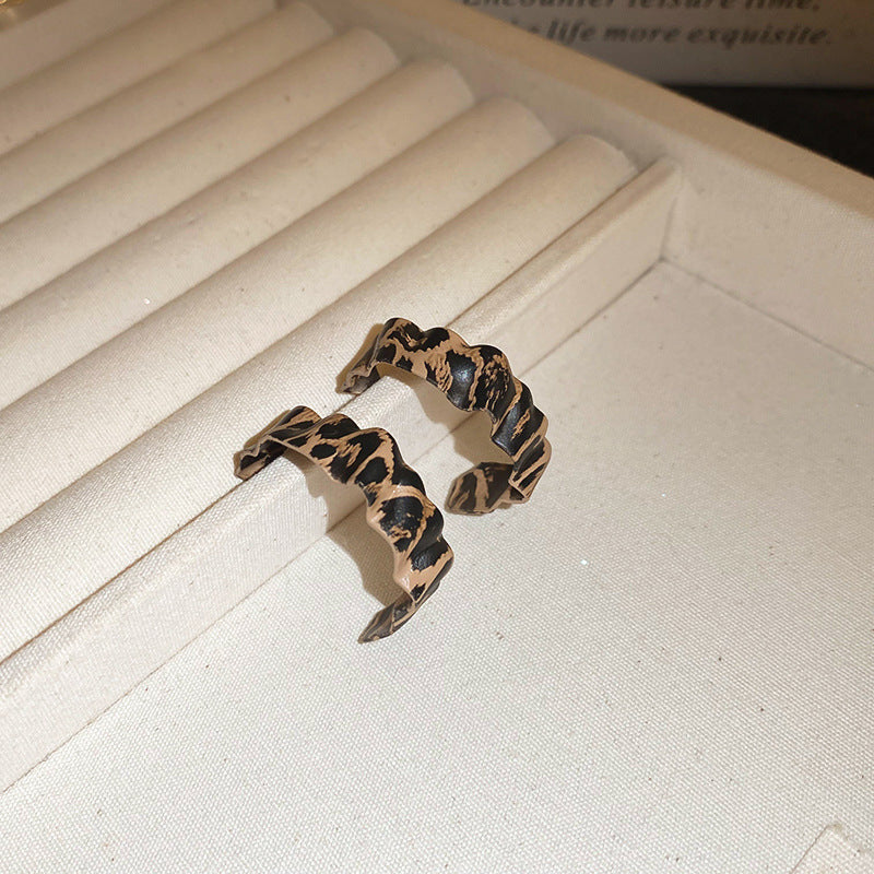 銀針豹紋圓圈復古耳環