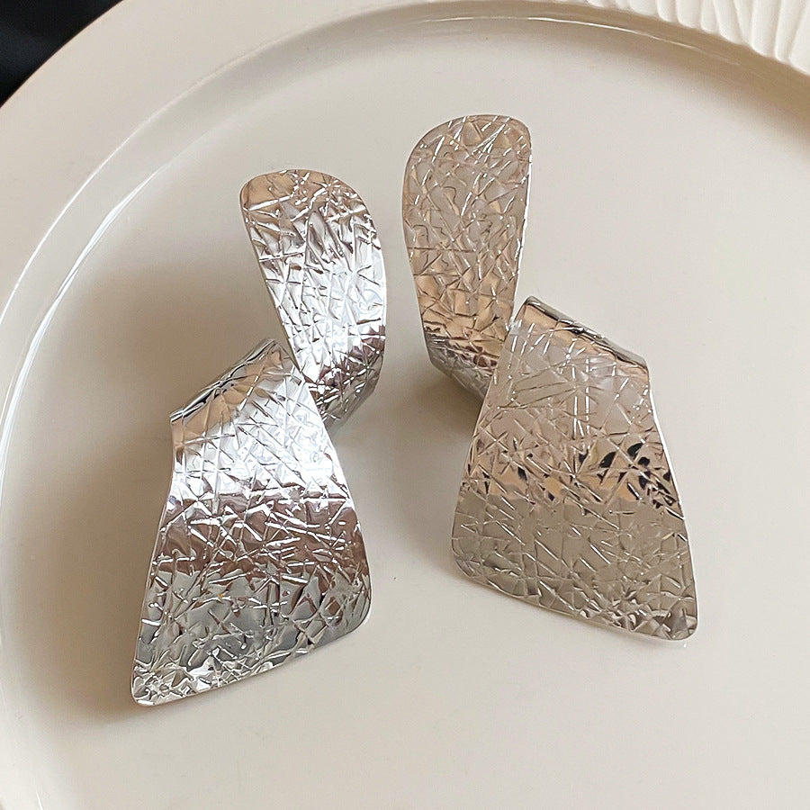 銀針歐美跨境金屬褶皺不規則吊墜耳釘設計感夸張耳環新款耳飾