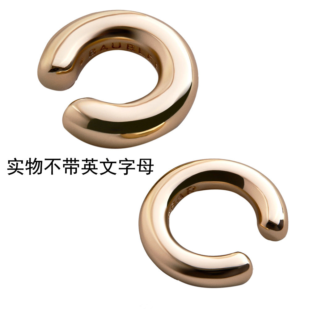 素圈C形復古簡約耳夾－細節特寫1｜https://igowo.tw/
