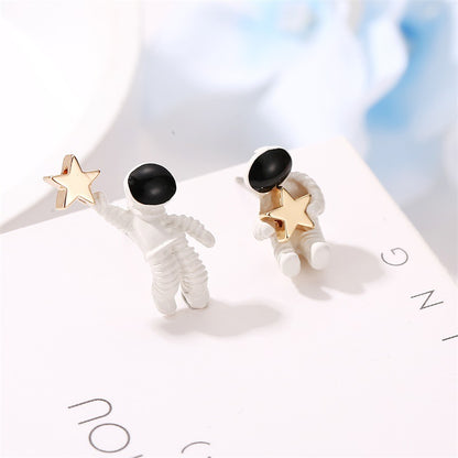 星星不對稱耳釘－第二視角實拍｜https://igowo.tw/