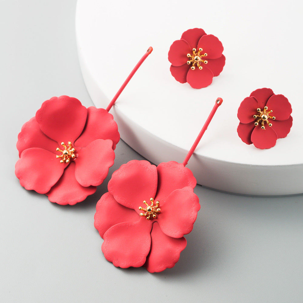 金屬花朵兩用鑲鑽耳環－紅色款細節1｜https://igowo.tw/