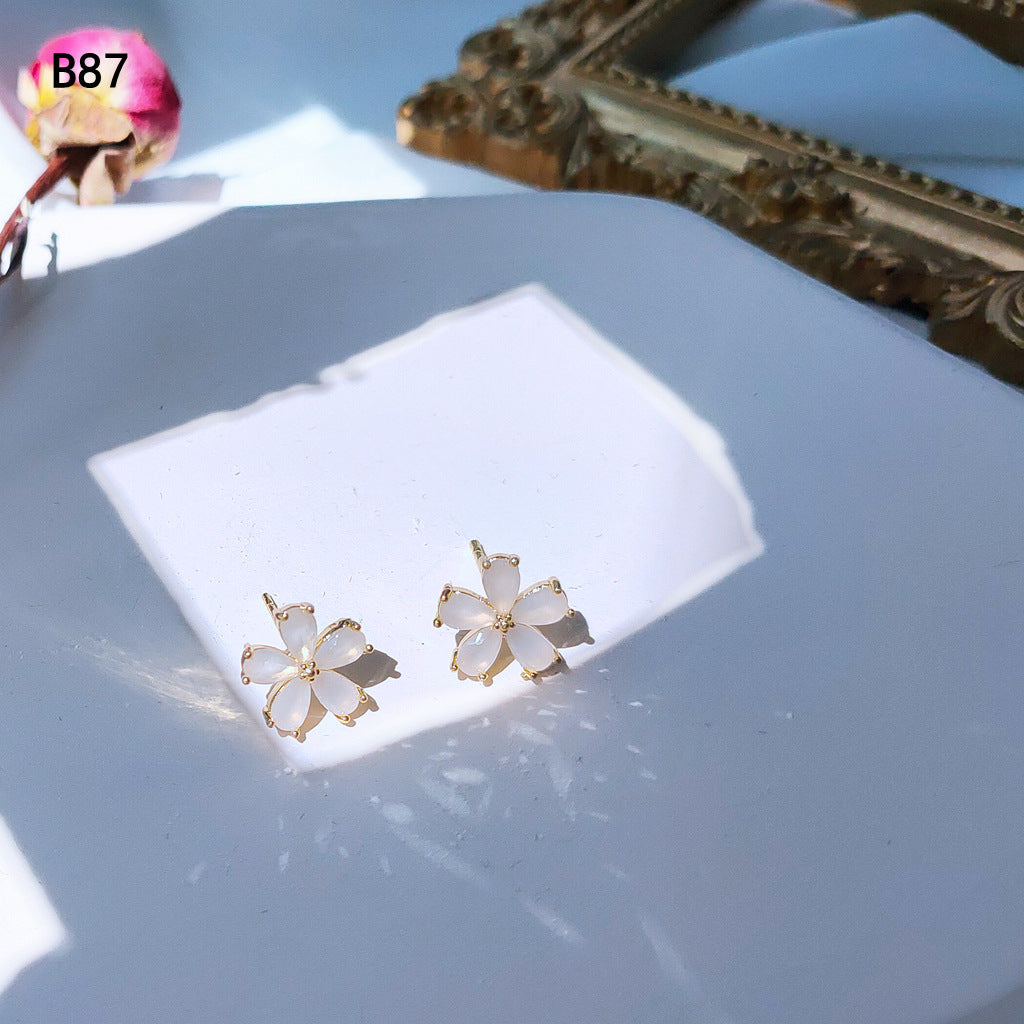 金色鋯石花朵簡約耳釘