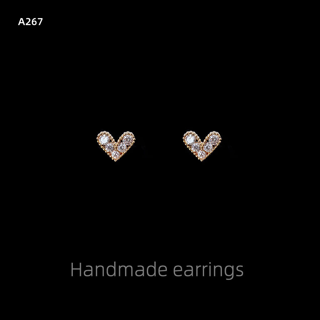 金色鋯石愛心微鑲耳釘