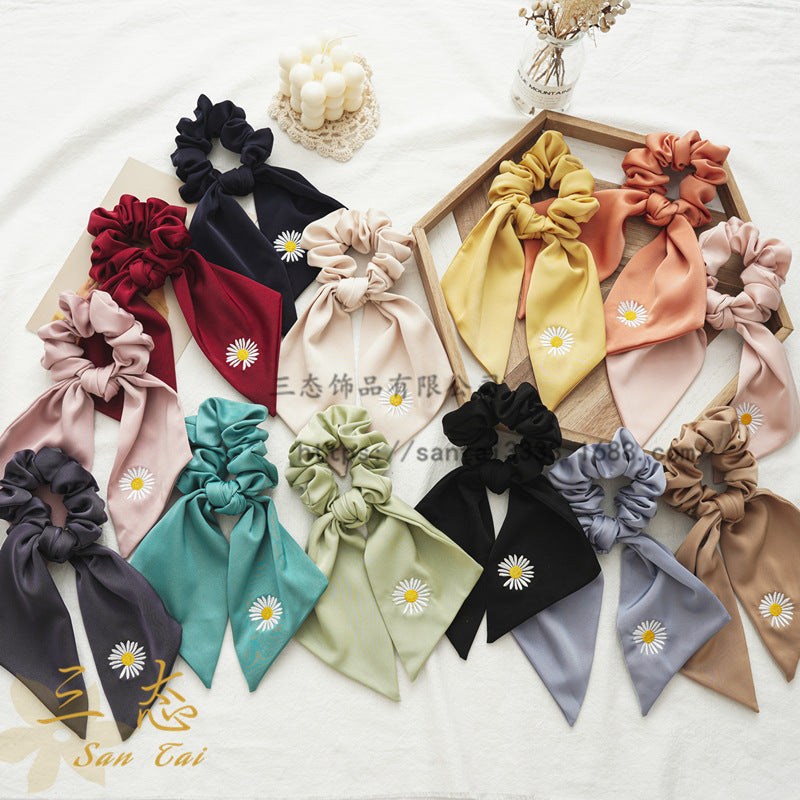緞帶雛菊刺繡髮圈－商品主圖｜https://igowo.tw/