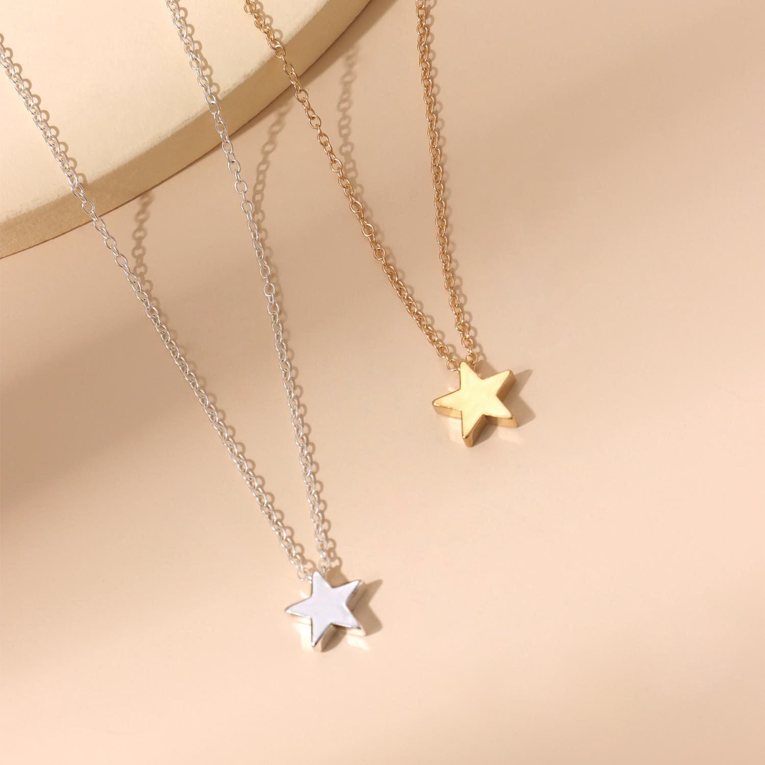 星星墜飾簡約項鍊－銀色款實拍｜https://igowo.tw/