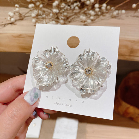 透明水晶花朵簡約耳環－商品主圖｜https://igowo.tw/