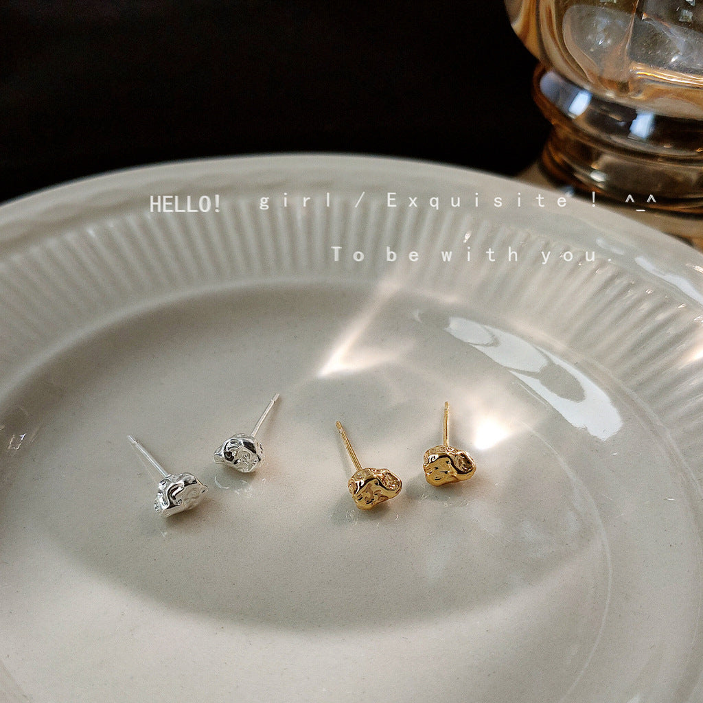 金色銀針不規則耳釘－商品主圖｜https://igowo.tw/