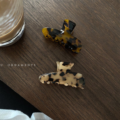 醋酸板材簡約髮夾－淺玳瑁款實拍｜https://igowo.tw/