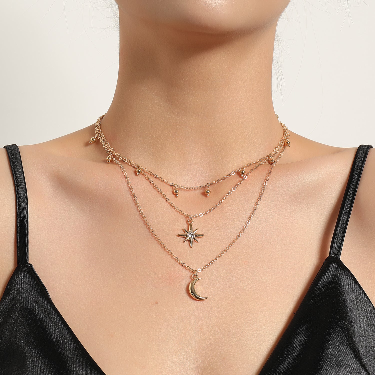 金屬月亮星星鑲鑽項鍊－商品主圖｜https://igowo.tw/