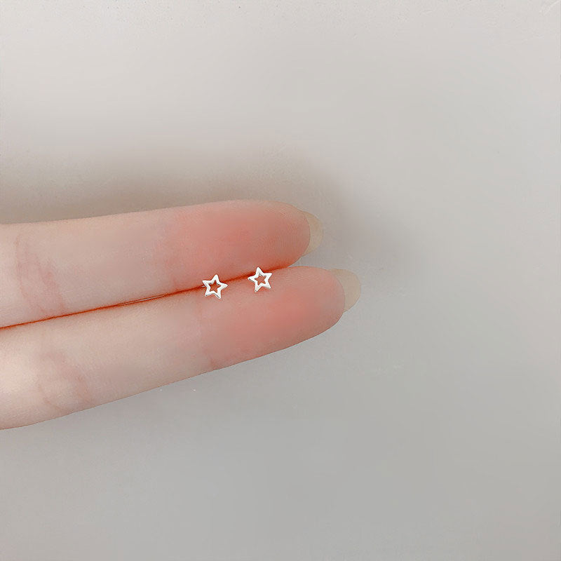 S925愛心小巧耳釘－細節特寫4｜https://igowo.tw/
