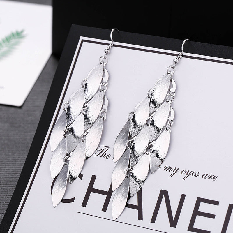金屬流蘇長版耳環－2/銀色款細節｜https://igowo.tw/
