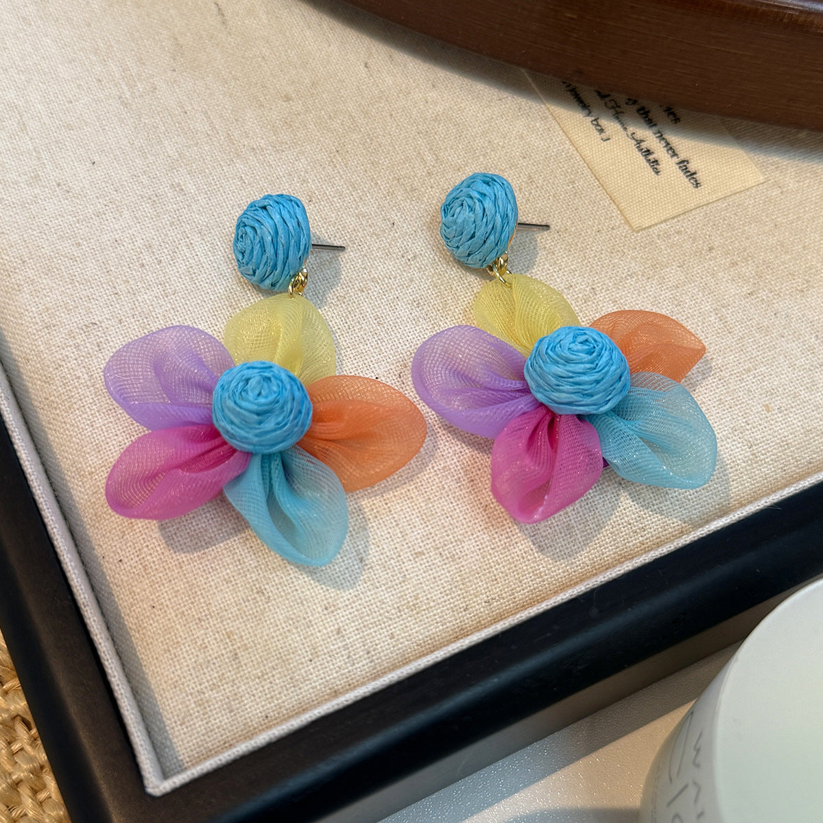 繽紛花朵流蘇耳環－細節特寫1｜https://igowo.tw/