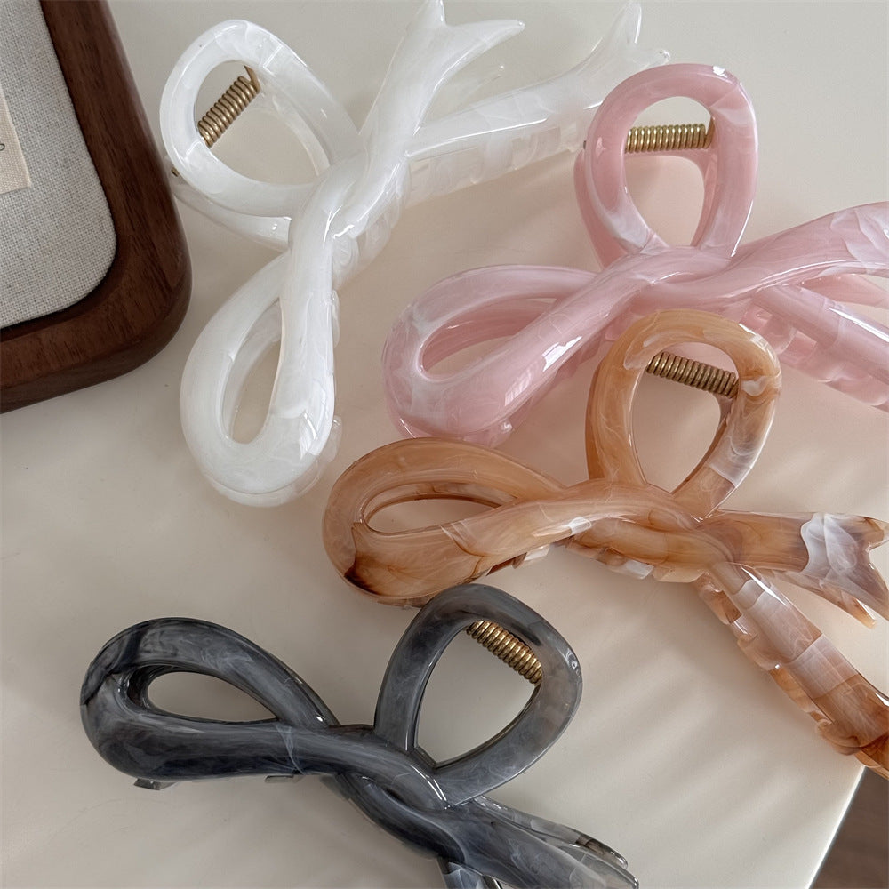 蝴蝶簡約鯊魚夾－細節特寫2｜https://igowo.tw/