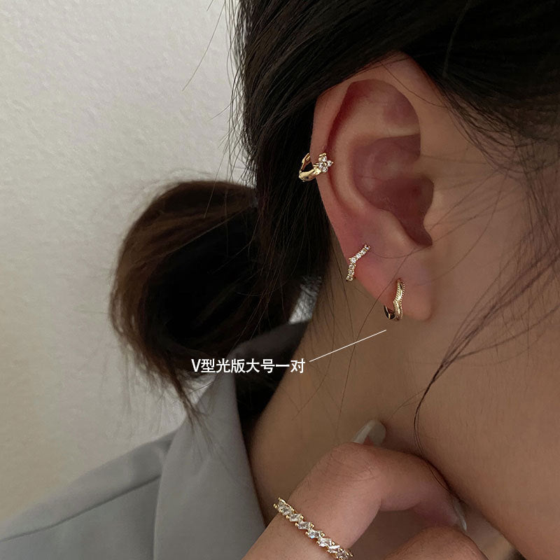 圓圈流蘇小巧耳骨釘－大版一對款細節｜https://igowo.tw/