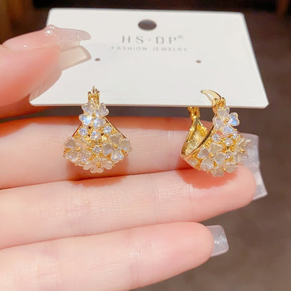 金色幾何電鍍簡約耳扣－細節特寫50｜https://igowo.tw/