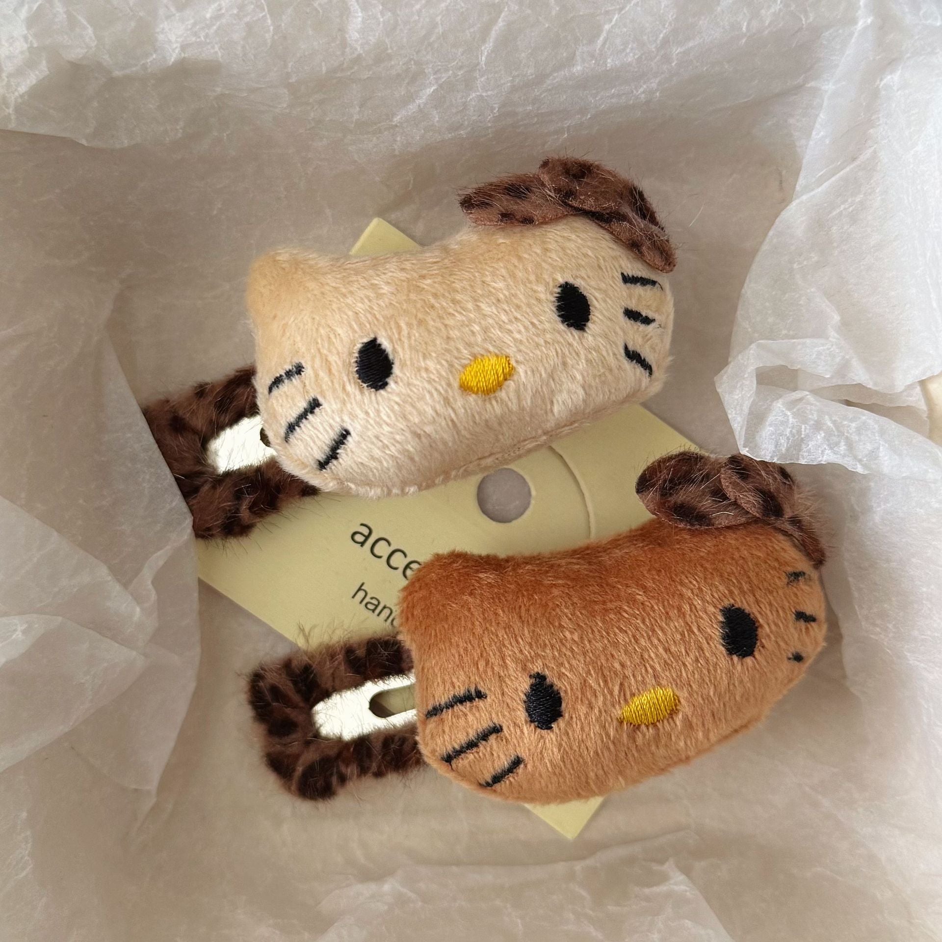 棕色貓咪髮夾－商品主圖｜https://igowo.tw/