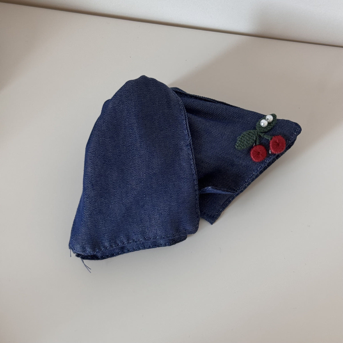 櫻桃蝴蝶結刺繡鯊魚夾