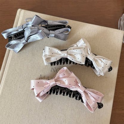 蝴蝶結波點髮夾－藍色雙蝴蝶香蕉夾款細節｜https://igowo.tw/