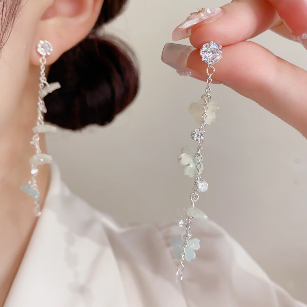 花朵流蘇簡約耳墜－商品主圖｜https://igowo.tw/