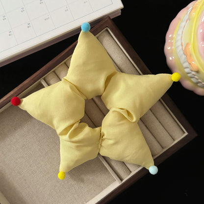 黃色星星簡約髮圈－白色星星大腸款實拍｜https://igowo.tw/