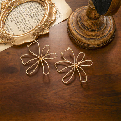 金屬花朵鏤空纏繞耳釘