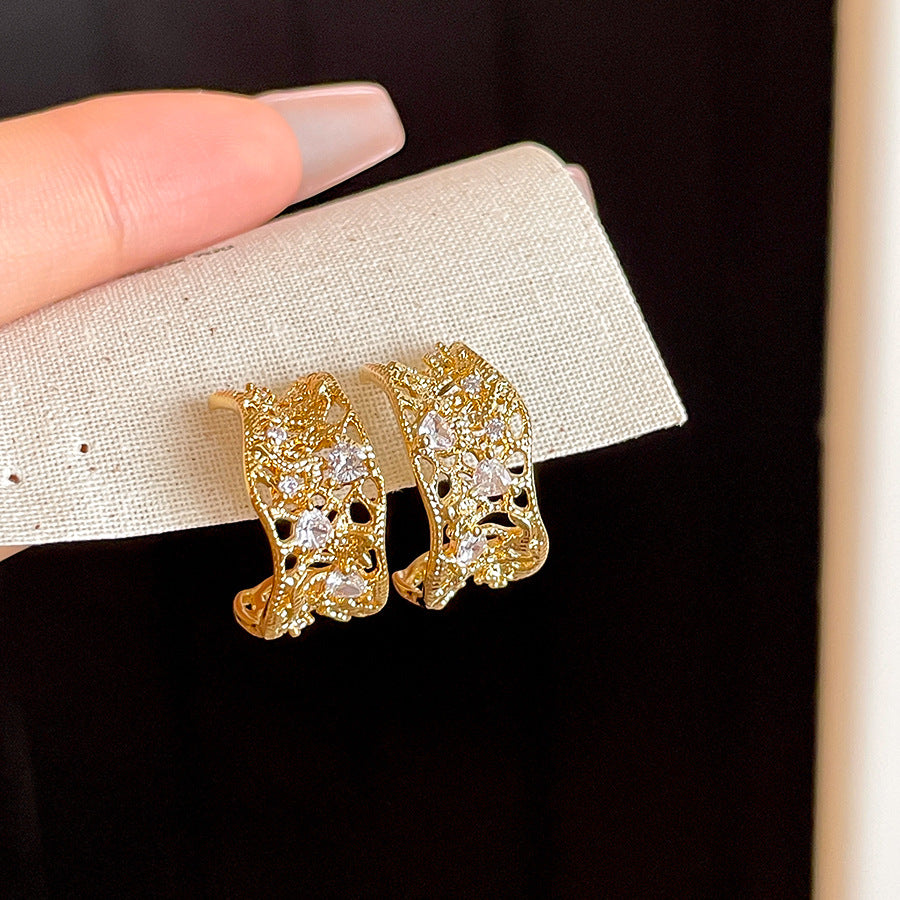 鋯石C形鏤空耳釘