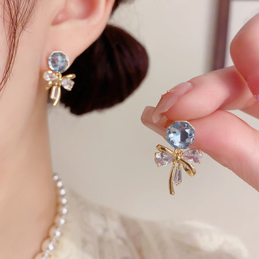 水晶蝴蝶結簡約耳墜－商品主圖｜https://igowo.tw/
