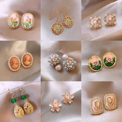 琺瑯珍珠花朵耳環－商品主圖｜https://igowo.tw/