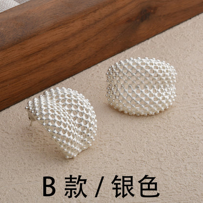圓珠鏤空復古耳釘