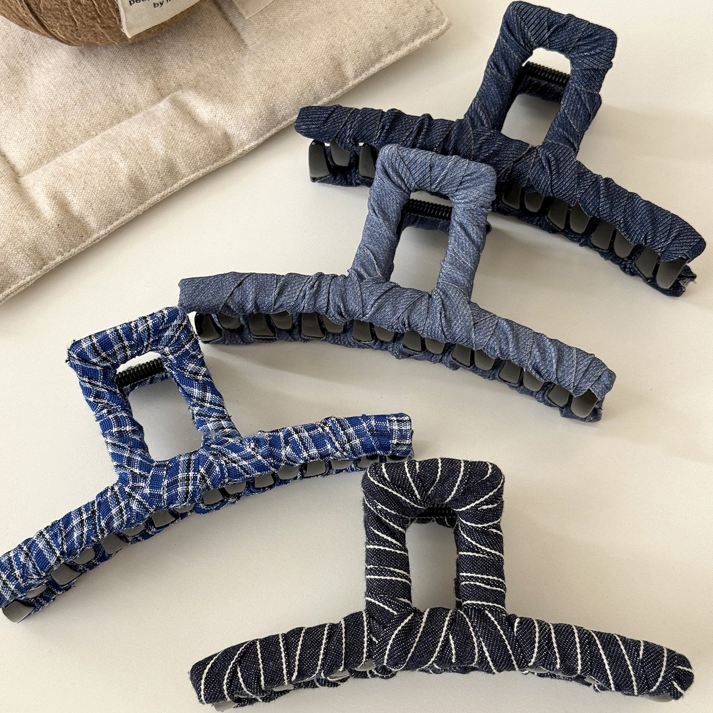 布面纏繞復古鯊魚夾－商品主圖｜https://igowo.tw/