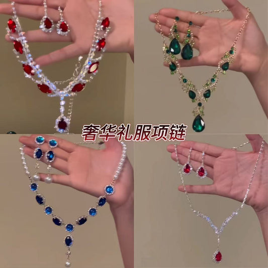 方形鑲鑽項鍊耳環組－商品主圖｜https://igowo.tw/