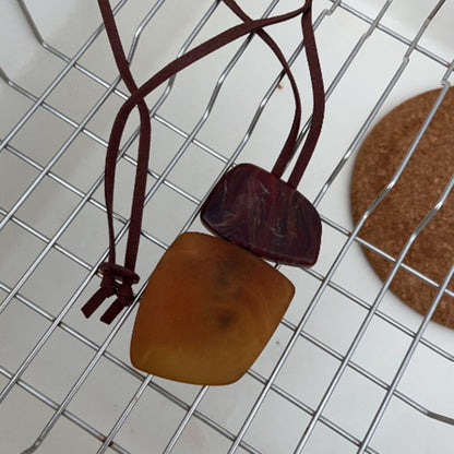 棕色方形墜飾項鍊