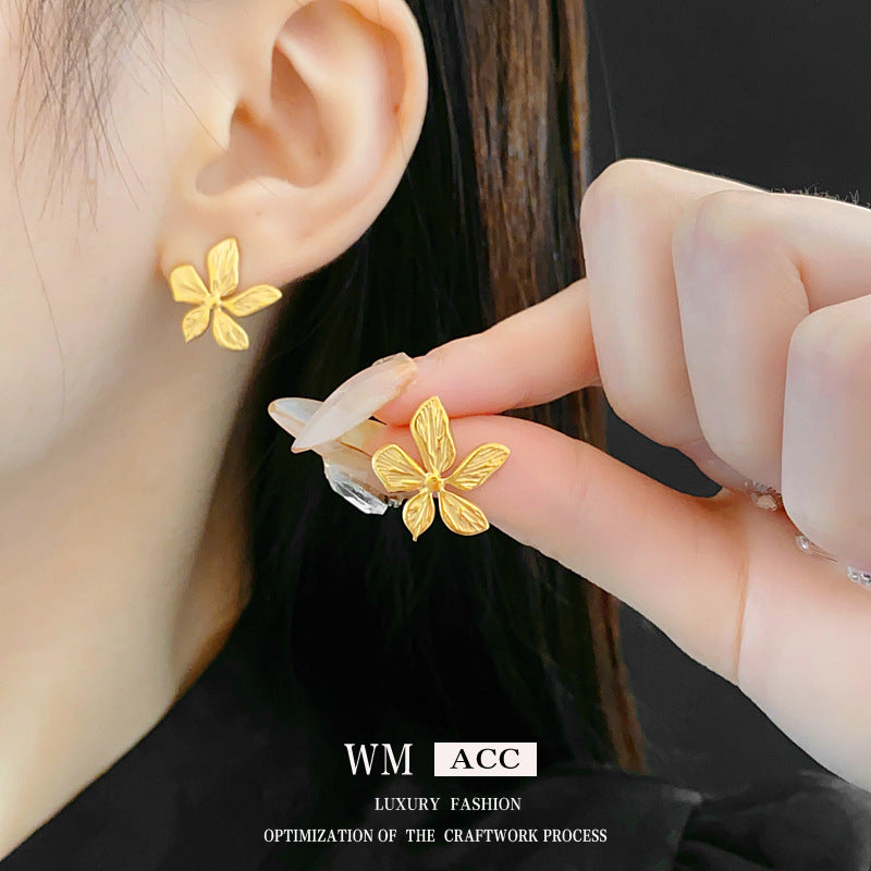 鈦鋼花朵耳釘套組－商品主圖｜https://igowo.tw/