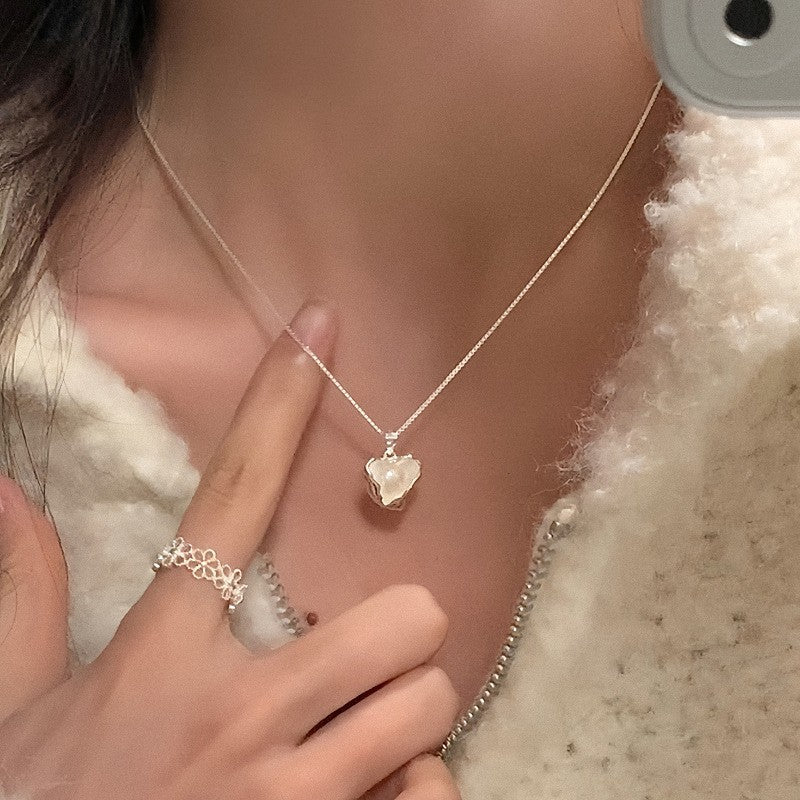 琺瑯蝴蝶鑲鑽項鍊
