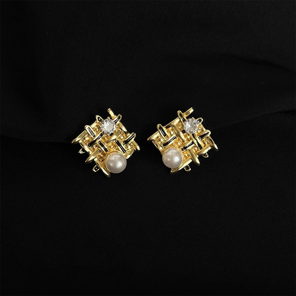 金色簡約耳夾－細節特寫12｜https://igowo.tw/