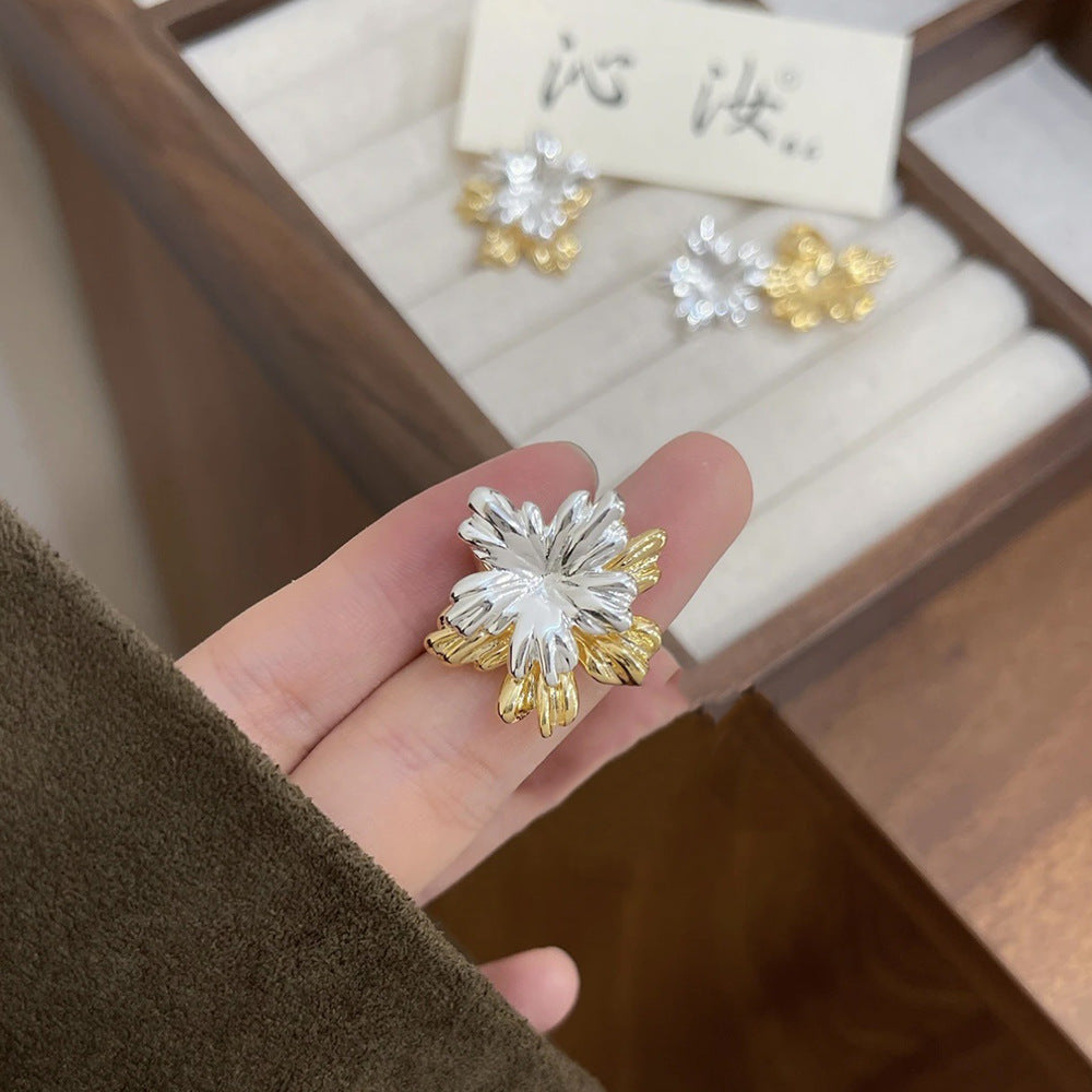 撞色銀針花朵耳釘
