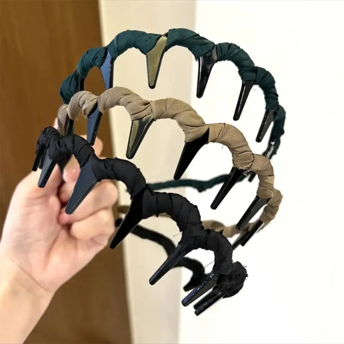 波浪簡約髮箍－2#墨綠款實拍｜https://igowo.tw/