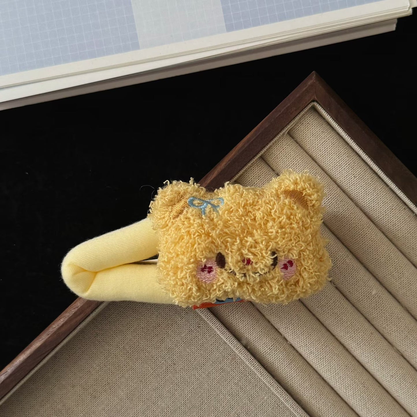 黃色絨面小熊髮夾