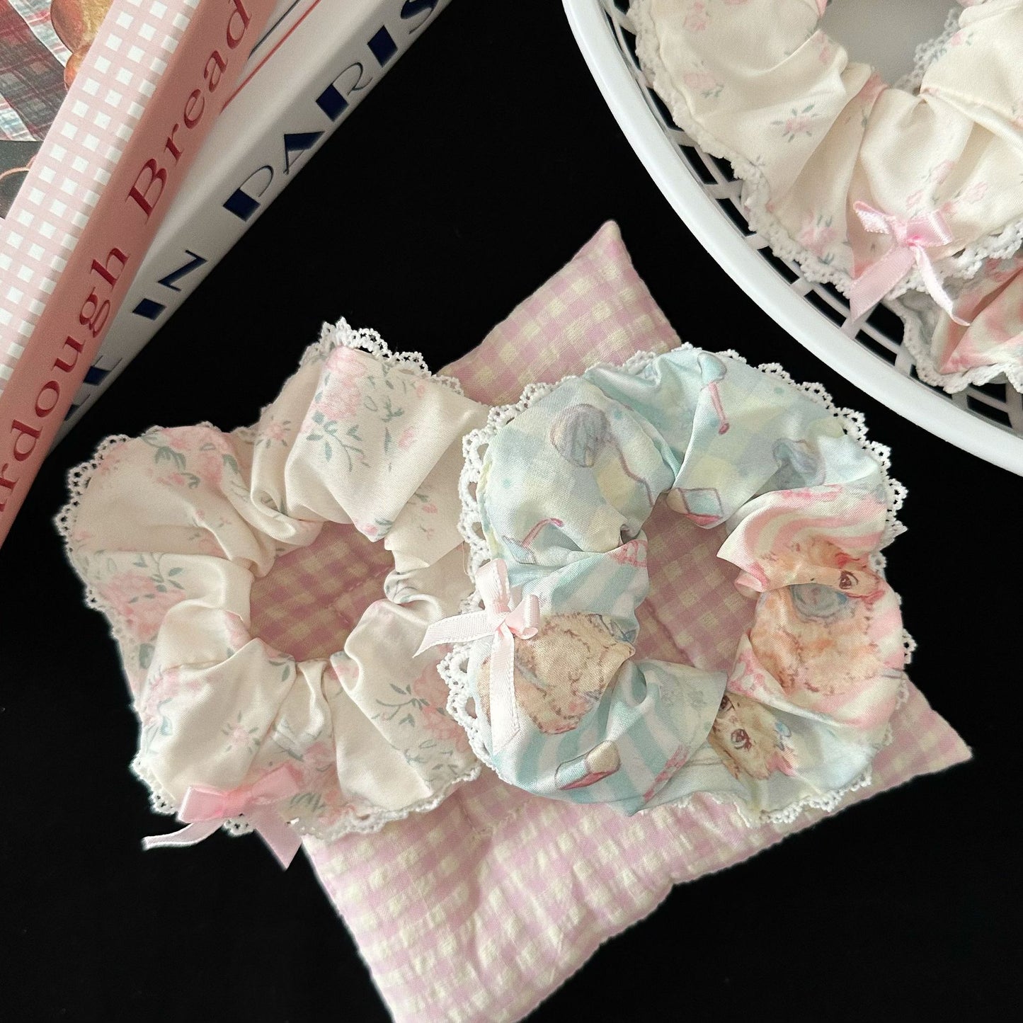 繽紛蝴蝶結大腸圈髮圈－商品主圖｜https://igowo.tw/
