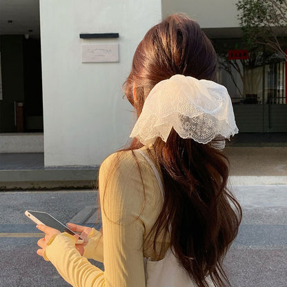 黑色蕾絲大腸圈髮圈－商品主圖｜https://igowo.tw/