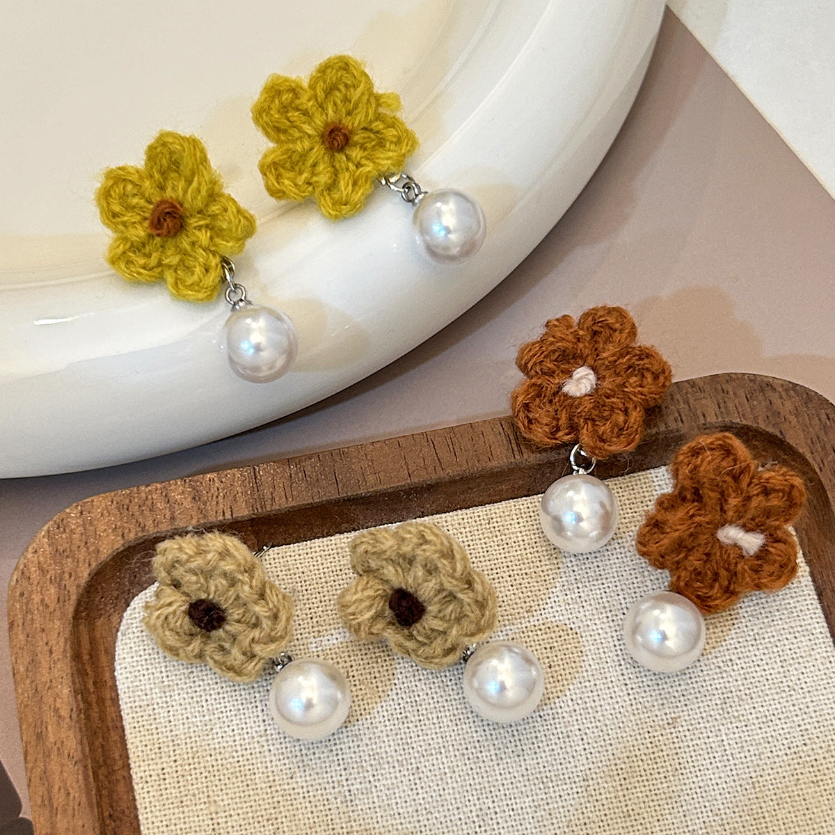 珍珠銀針花朵垂墜耳環－2黃色款實拍｜https://igowo.tw/