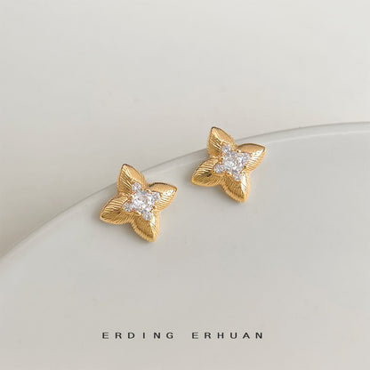 鋯石銀針星星微鑲耳釘－商品主圖｜https://igowo.tw/