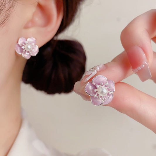 琺瑯珍珠花朵耳釘－商品主圖｜https://igowo.tw/