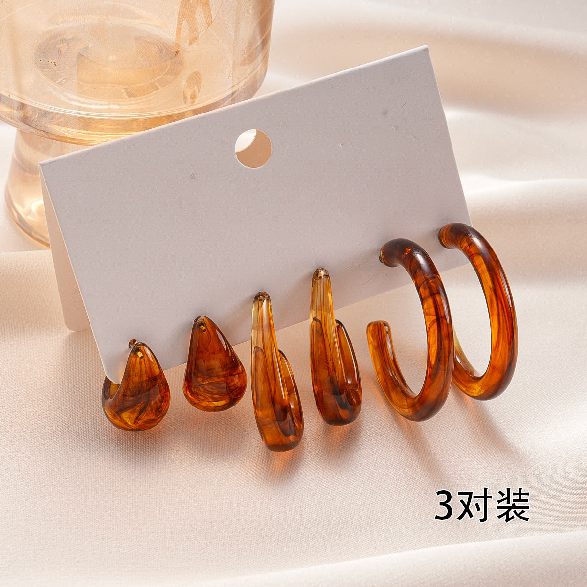 壓克力水滴誇張耳環－細節特寫46｜https://igowo.tw/