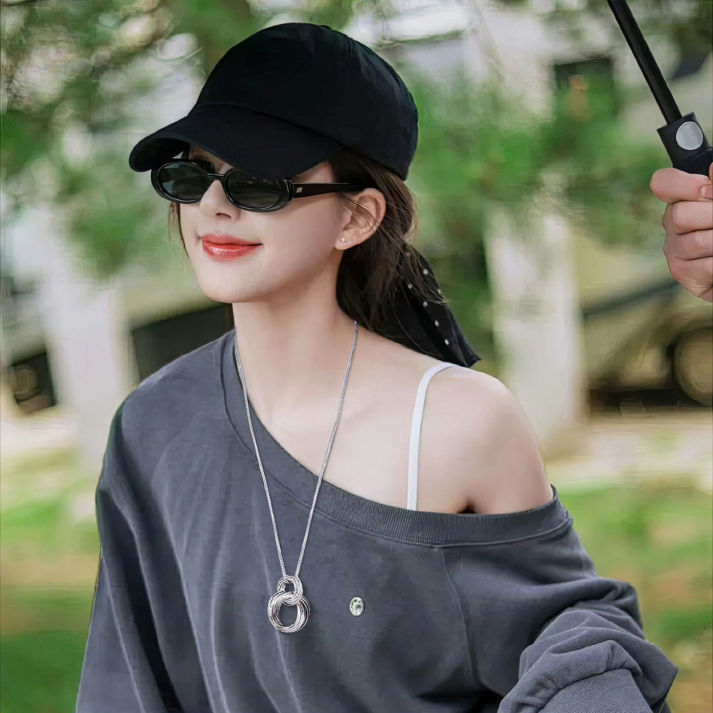 圓形墜飾項鍊－項鍊-銀色款實拍｜https://igowo.tw/