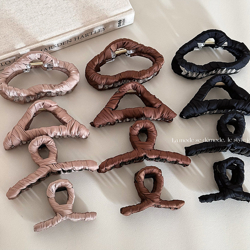 棕色布面纏繞鯊魚夾－商品主圖｜https://igowo.tw/