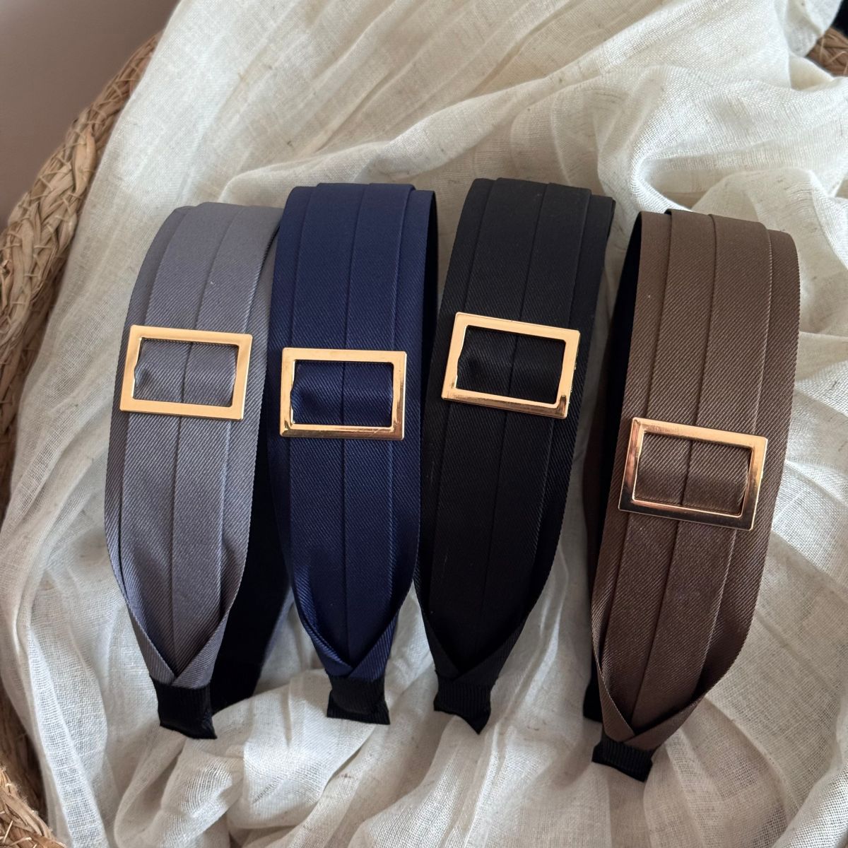 寬版復古髮箍－金方扣箍-咖色款實拍｜https://igowo.tw/