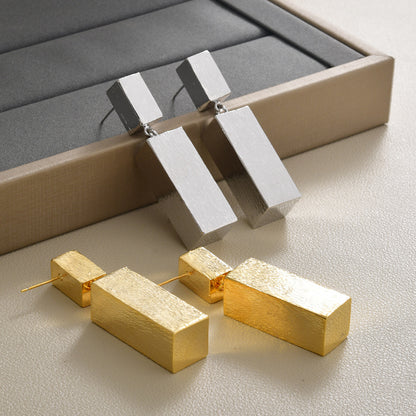 金屬方形立體簡約耳墜－商品主圖｜https://igowo.tw/