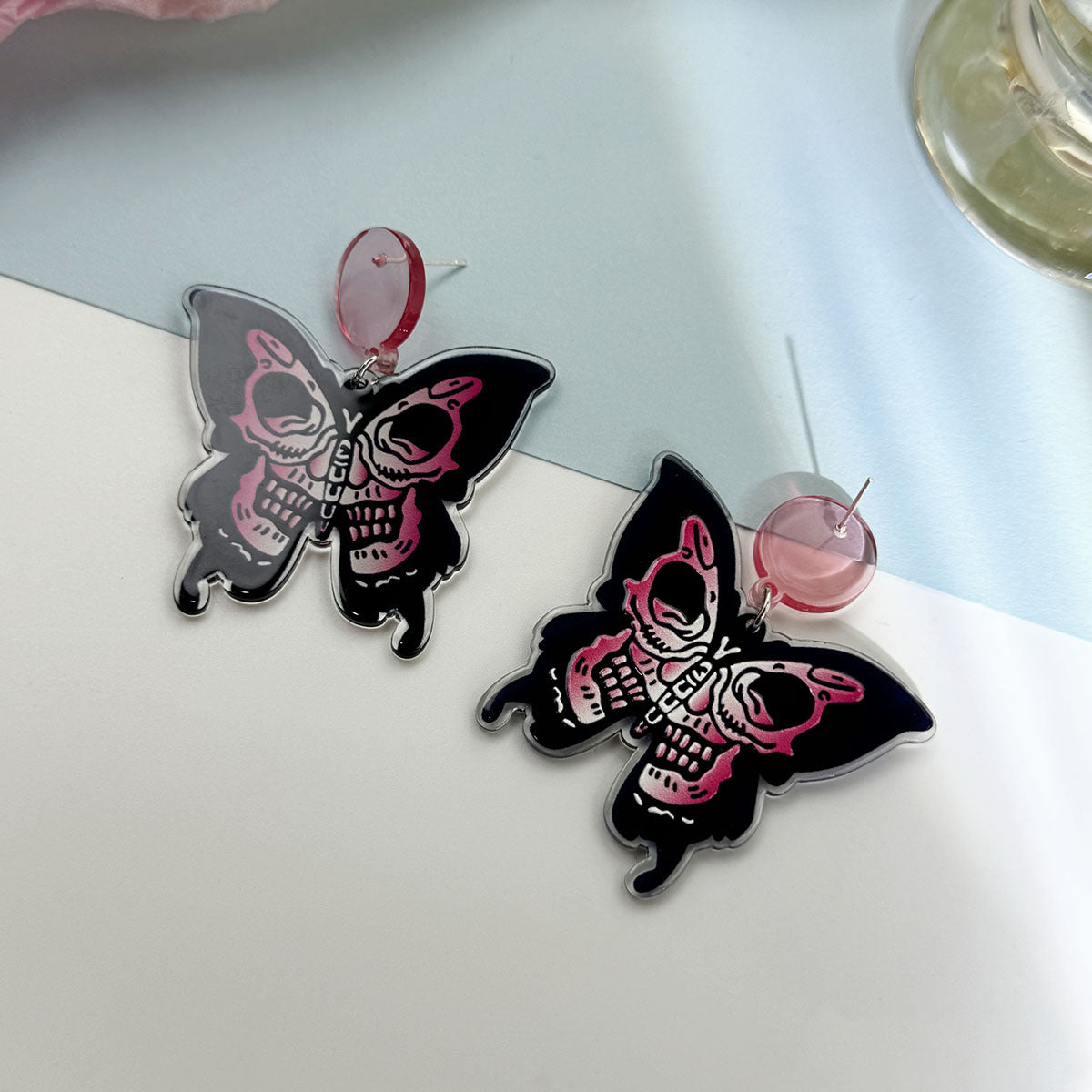 壓克力蝴蝶骷髏耳環－第二視角實拍｜https://igowo.tw/