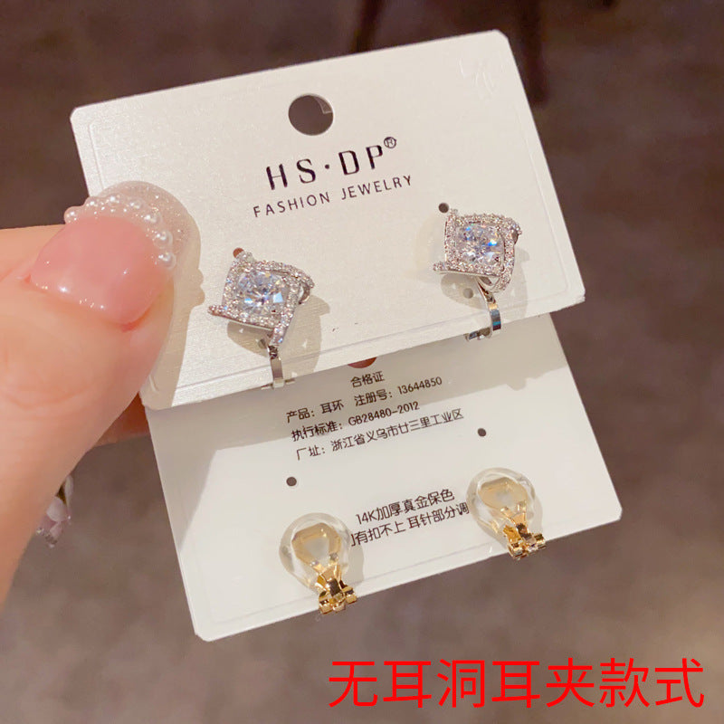 鋯石菱形小巧耳夾－商品主圖｜https://igowo.tw/